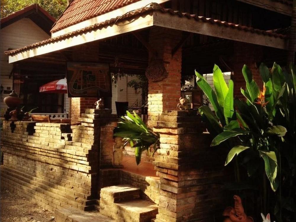The Old Palace Resort Klong Sa Bua Ayutthaya Eksteriør billede